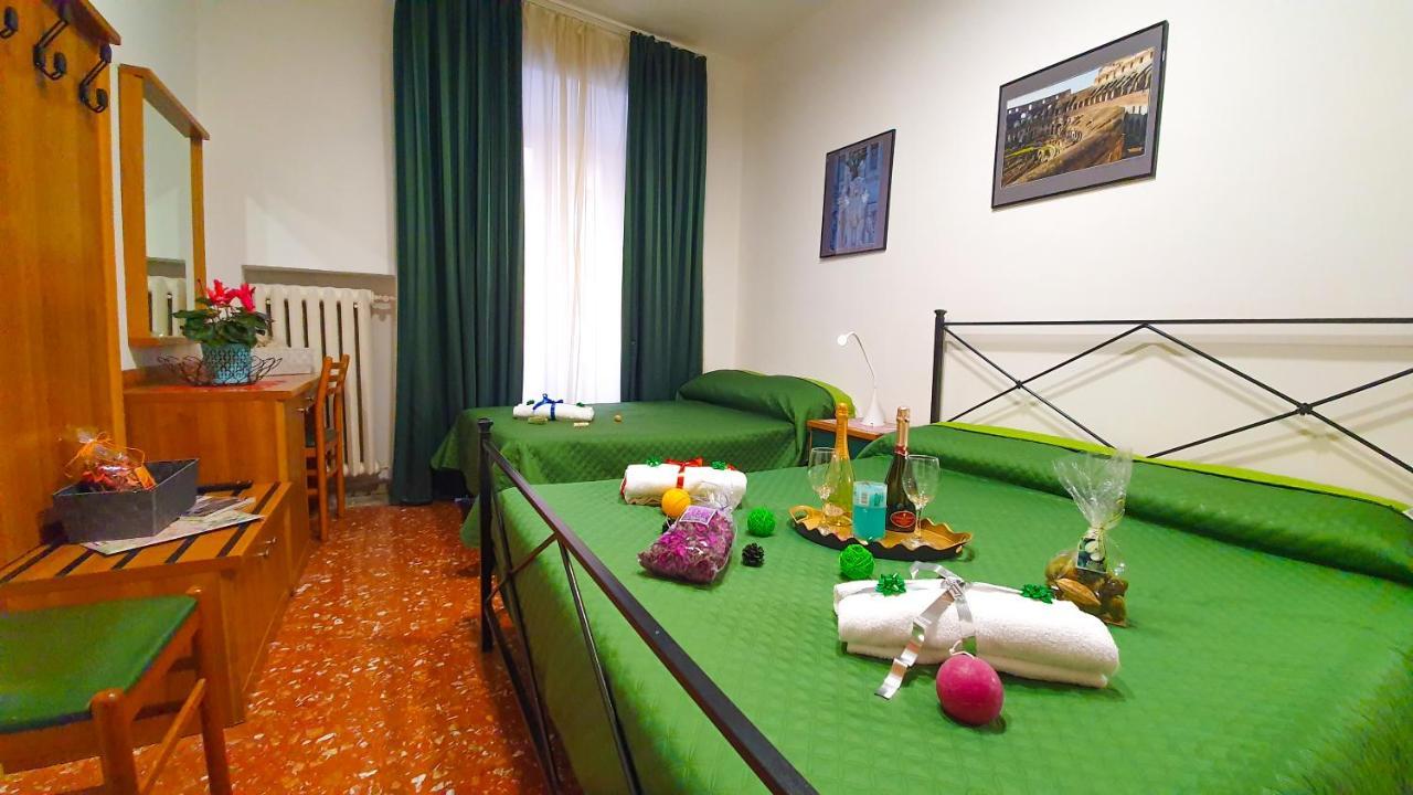 Отель La Casa Verde Roma - Free Secure Parking If You Book 3 Nights Экстерьер фото